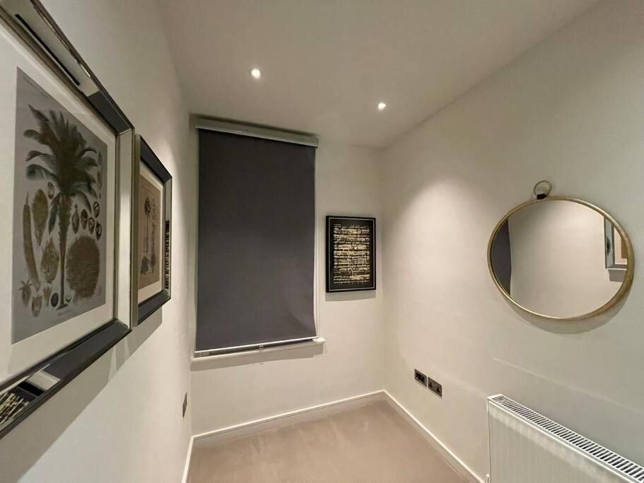 Quintessential Town House Close To Central Londres Exterior foto