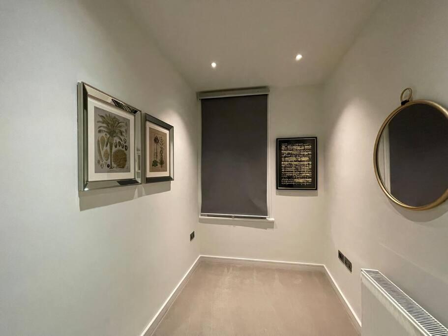 Quintessential Town House Close To Central Londres Exterior foto