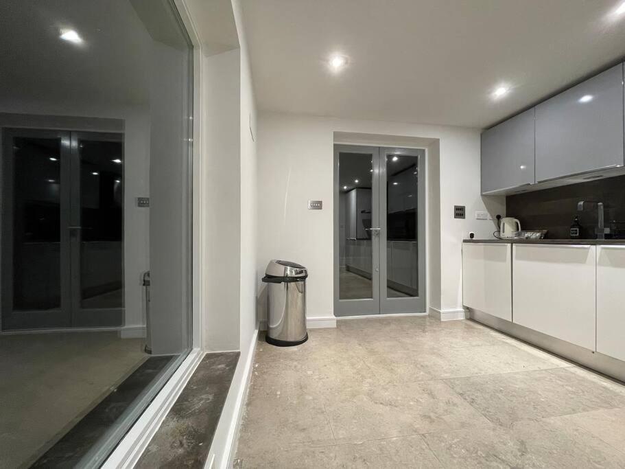 Quintessential Town House Close To Central Londres Exterior foto