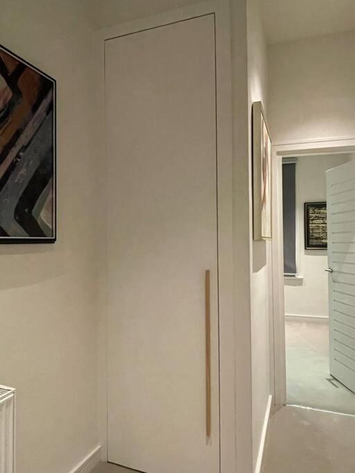 Quintessential Town House Close To Central Londres Exterior foto